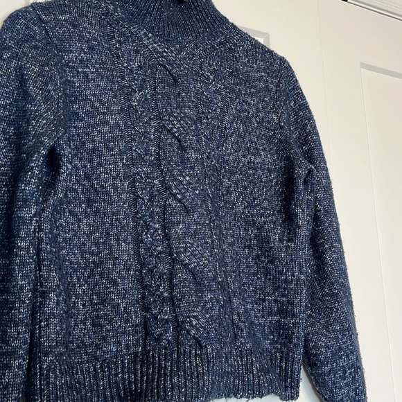 Banana Republic Knit sweater - Picture 2 of 4